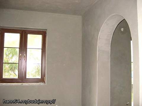 Kuchnia z wejściem do salonu