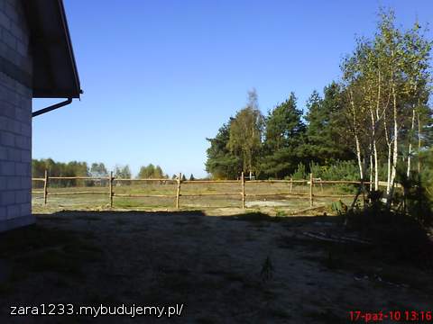 cień październikowy