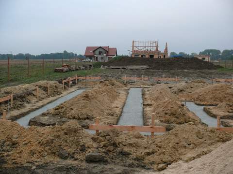 ławy fundamentowe