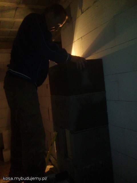 mezus przy montazu komina