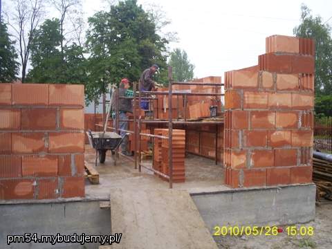 Pierwsze cegły