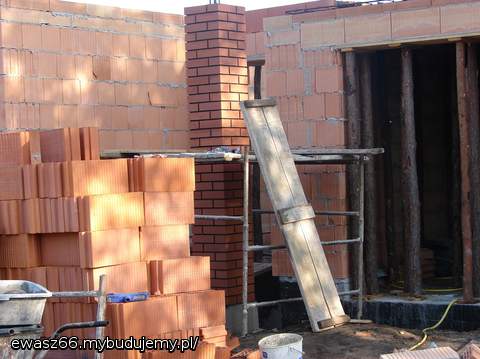 Słupek klinkierowy.
