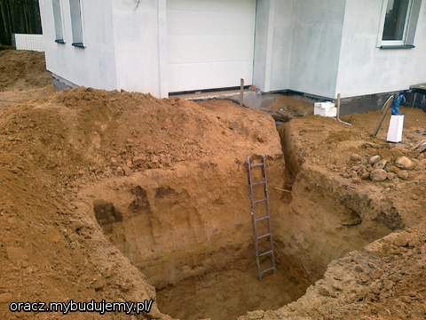 wykop pod szambo , czyli pochopnie podjęta decyzja o robótkach ręcznych