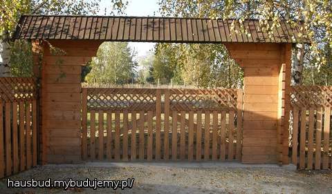 Ogrodzenie z bramą