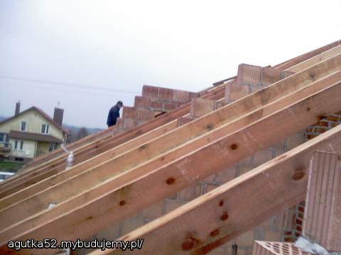 Konstrukcja. Murarze za dużo wysoko pociągli mury :P