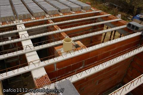 kolejna zmiana w projekcie, dodatkowy komin, Na Jurze zimą często wyłączają prąd, w zeszłą zimę nie było go dwa tygodnie