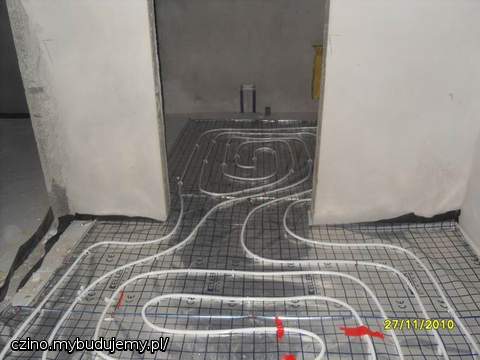 wejście do łazienki - widok z korytarza