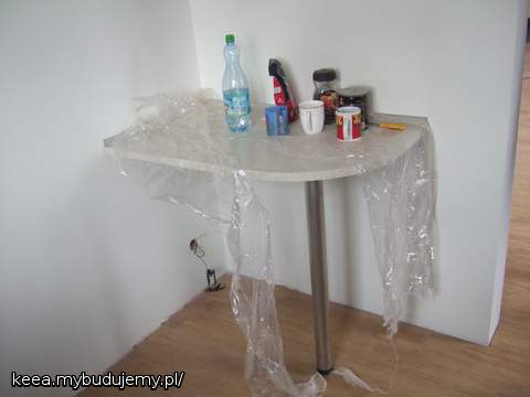 stolik w kuchni..