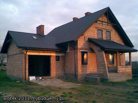 Od strony garażu (zachód)