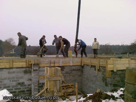 a jeszcze wczesnie j zalewanie stropu