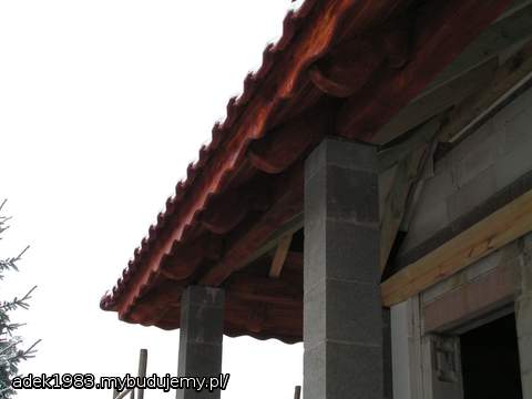 Obróbka ozdobna ganeczku. Tak mamy dookoła całego domu.