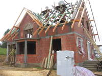 Wrzesień 2010 Wykonanie więźby dachowej
Budowa prowadzona 