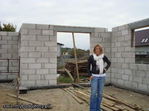 dziś jest już 'pod dachem'