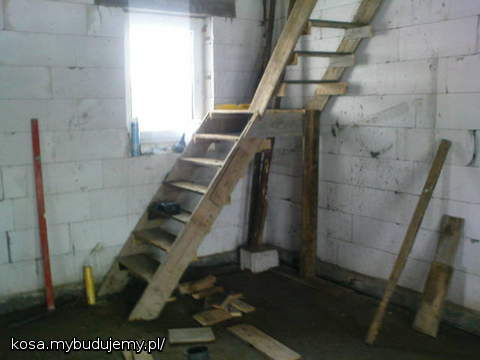 tymczasowki, drewniane beda po tynkach