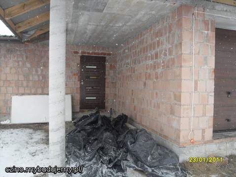 są już drzwi wejściowe :)