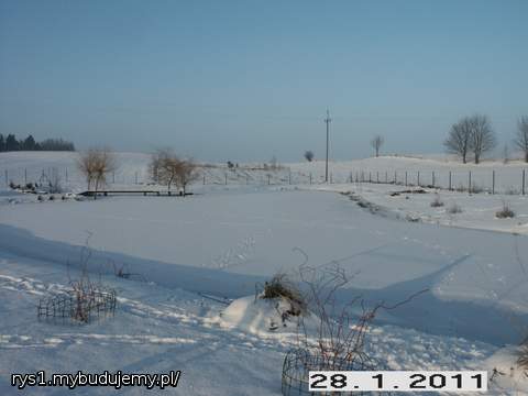 Zaczynamy zakupy budowlane. Więźba zamówiona kantówki 680pln za m3 deski calowe 470pln za m3. Stal kupiona zbrojenia prawie gotowe. Teraz bloczki jak tylko do się przejechać ok 2,80 z dowozem i HDS 14x24x38. Solbet ma przyjechać  HDS po 7,60pln z uchwytem montażowym 24x24x59.  Kabel do ziemi 5x10  18,90 za mb