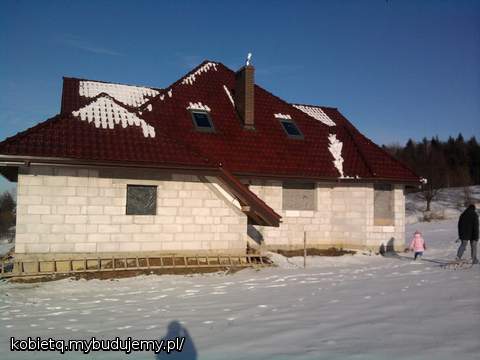 z boku  cd... garaż..