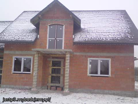 okna w kolorze orzech