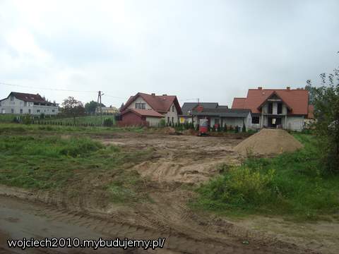 Wyrównanie działki, usunięcie starych fundamentów