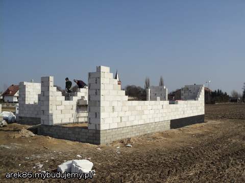 chlopaki sie uwijaja:)