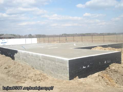 kończymy fundamenty, jeszcze tylko ocieplenie