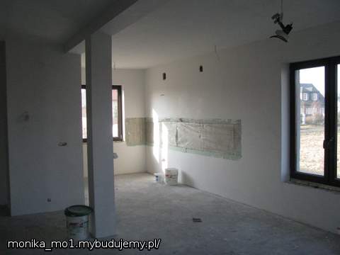 kuchnia i jadalnia widziana z salonu