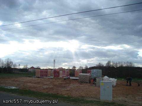 W oczekiwaniu na murarzy; 09-04-11