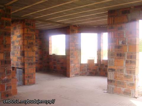 Kuchnia i wykusz widok z salonu