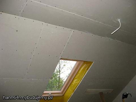 Trochę przeraża mnie gipsowanie tych wszystkich dziur i łączeń. Ale damy radę.