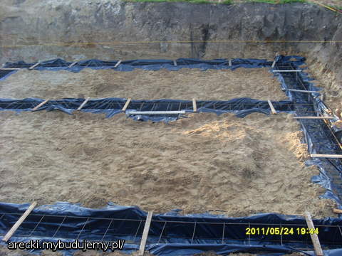 zbrojenie fundamentów jak większość prac ,które zostaną wykonane na na tej budowie zrobiliśmy sami