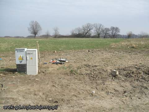 Kanalizacja i prąd gotowe. Czas ruszać...