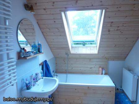 łazienka - góra / część widoku z oknem